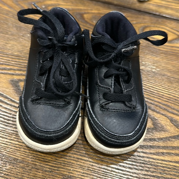 Kids Jordan shoes - Picture 1 of 6